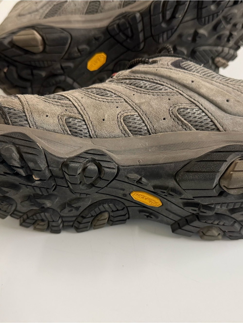 Merrell Men's Gray and Black Trail Sneakers with Red Accents - Picture 8 of 10